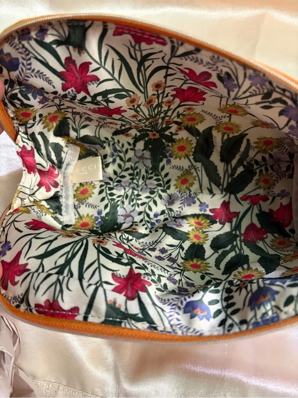 Gucci Beauty flora pouch